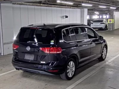 Volkswagen GOLF TOURAN