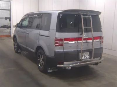 Mitsubishi DELICA D5