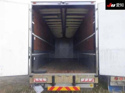 Isuzu TRUCK