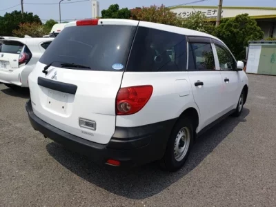 Mitsubishi LANCER VAN