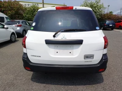 Mitsubishi LANCER VAN