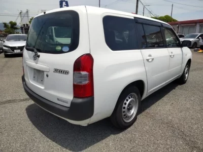 Toyota SUCCEED