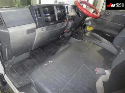 Isuzu TRUCK