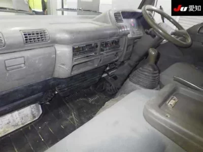 Isuzu TRUCK
