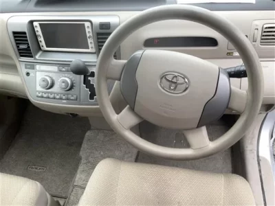 Toyota RAUM