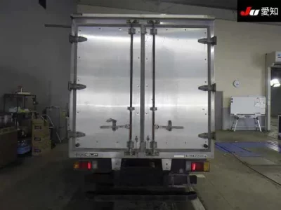 Isuzu TRUCK