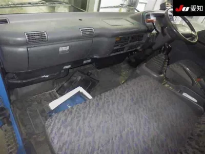 Nissan TRUCK