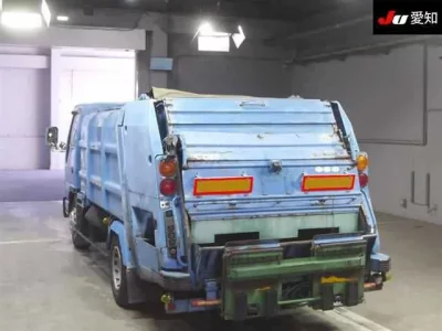 Nissan TRUCK