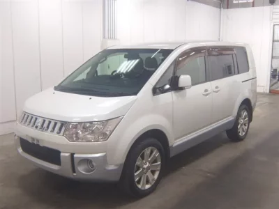 Mitsubishi DELICA D5