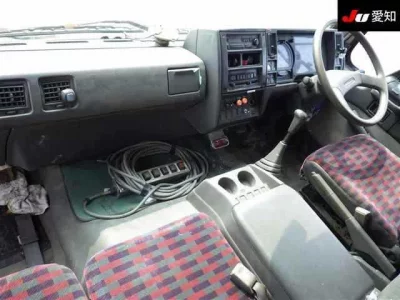 Nissan TRUCK