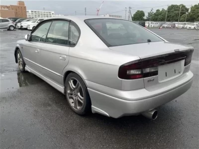 Subaru LEGACY B4
