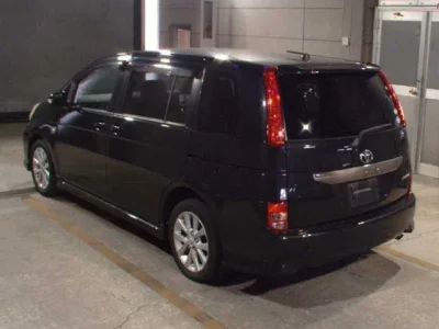 Toyota ISIS