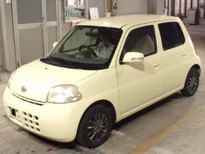 Daihatsu Esse