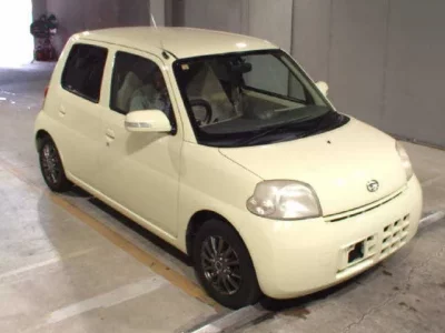 Daihatsu Esse