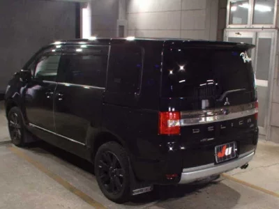 Mitsubishi DELICA D5