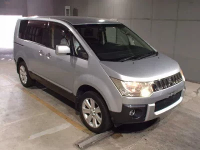 Mitsubishi DELICA D5