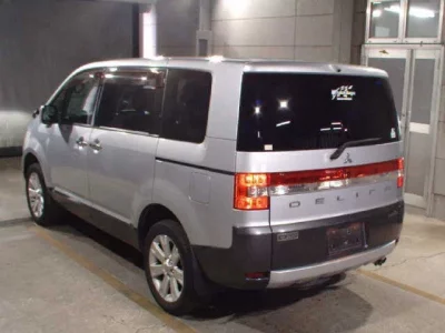 Mitsubishi DELICA D5