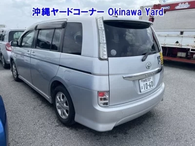 Toyota ISIS