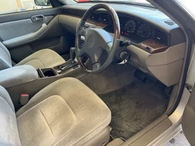 Nissan LAUREL