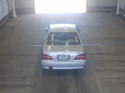 Nissan LAUREL