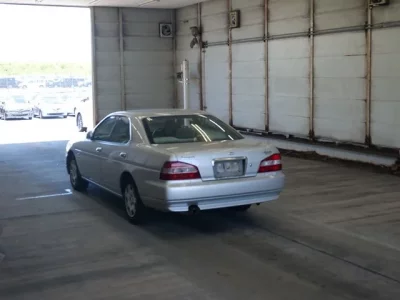 Nissan LAUREL