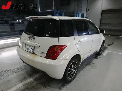 Toyota IST