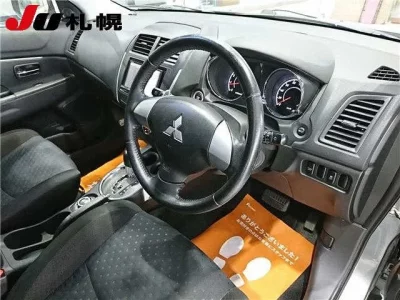Mitsubishi RVR