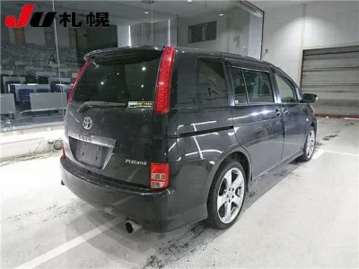 Toyota ISIS