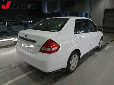 Nissan TIIDA LATIO