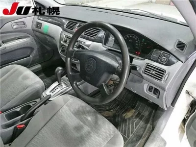 Mitsubishi LANCER