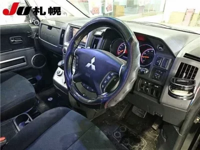 Mitsubishi DELICA D5