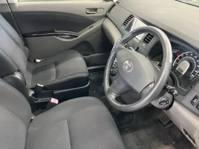 Toyota ISIS