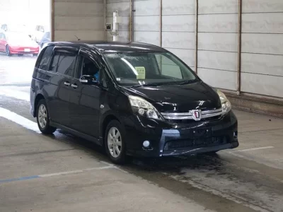 Toyota ISIS