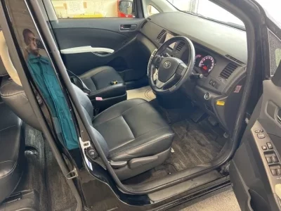Toyota ISIS