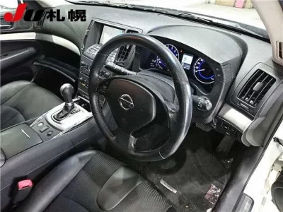 Nissan SKYLINE
