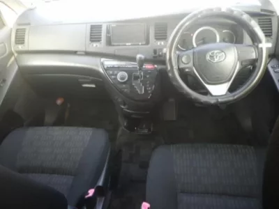 Toyota ISIS