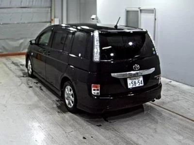 Toyota ISIS