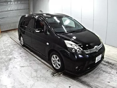 Toyota ISIS