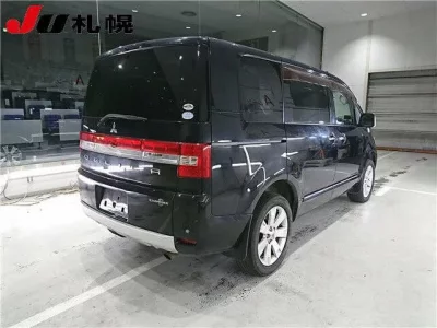 Mitsubishi DELICA D5