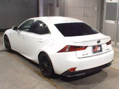 Lexus IS