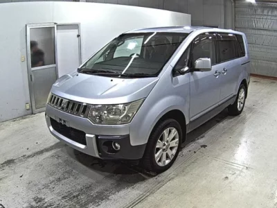 Mitsubishi DELICA D5
