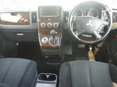 Mitsubishi DELICA D5