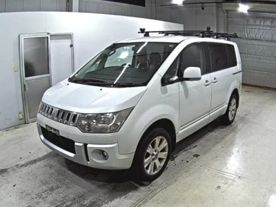 Mitsubishi DELICA D5