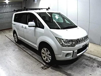 Mitsubishi DELICA D5