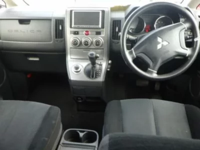 Mitsubishi DELICA D5