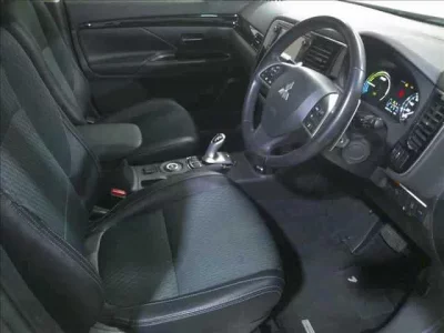 Mitsubishi OUTLANDER PHEV