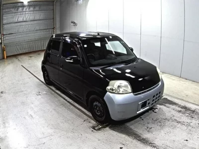 Daihatsu Esse
