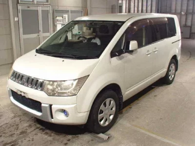 Mitsubishi DELICA D5