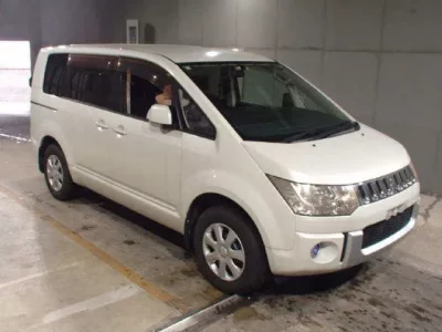 Mitsubishi DELICA D5