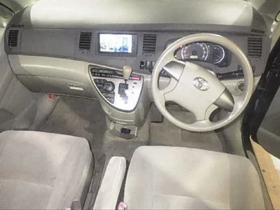 Toyota ISIS